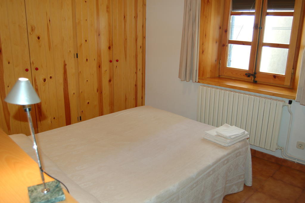 Apartaments Vall Ferrera Areu Oda fotoğraf