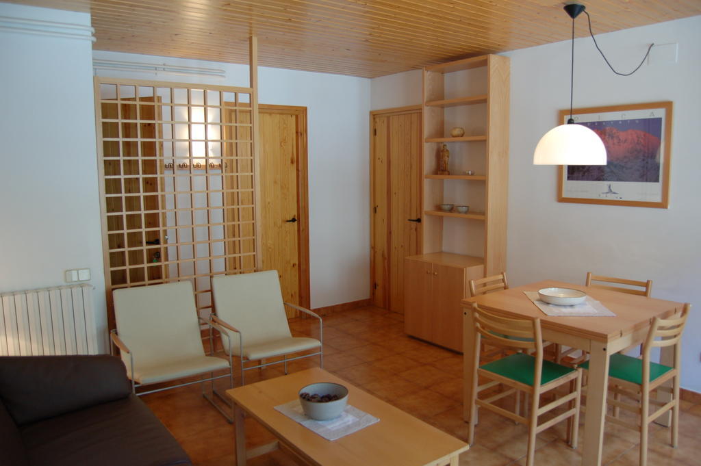 Apartaments Vall Ferrera Areu Oda fotoğraf